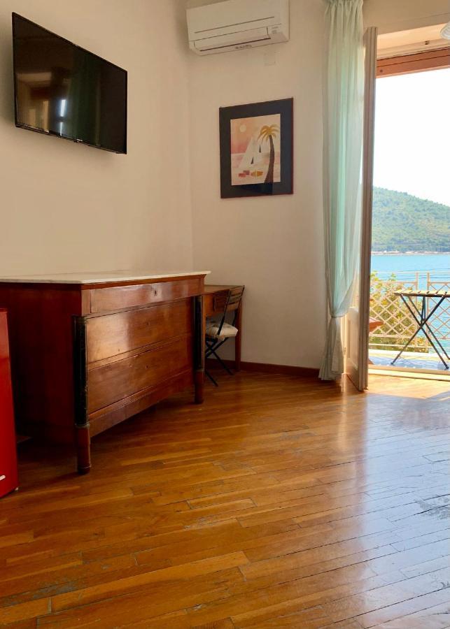 Couette-café Mare Blue Sapri